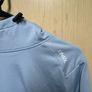 UNRL Men's Light Blue Sweater